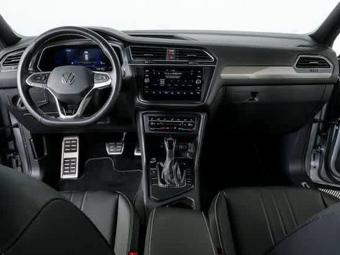 Certified 2023 Volkswagen Tiguan SE R-Line image 14