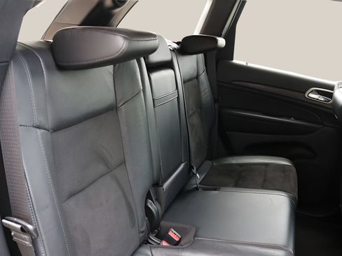 Used 2022 Jeep Grand Cherokee Laredo X RWD image 20