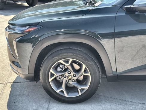 Used 2025 Chevrolet Trax LT FWD image 31