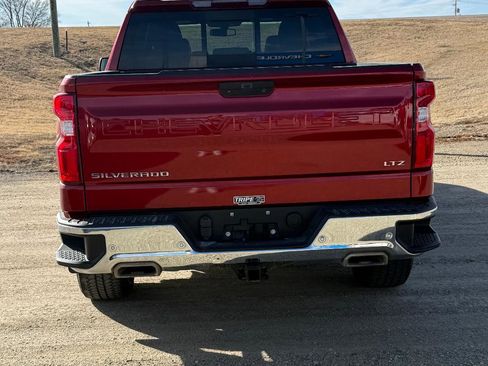 Used 2022 Chevrolet Silverado 1500 LTZ image 2