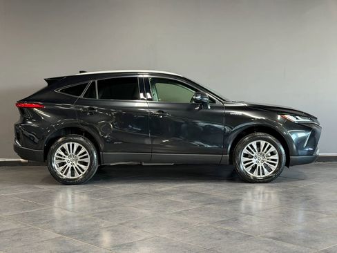Used 2021 Toyota Venza XLE w/ Softex Package image 5