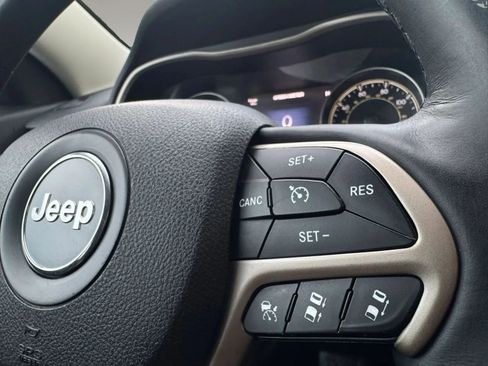 Used 2014 Jeep Cherokee Limited w/ Technology Group FWD image 15
