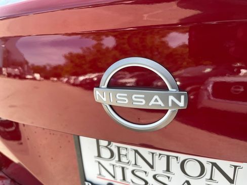 Used 2025 Nissan Versa SV w/ Trunk Package FWD image 41