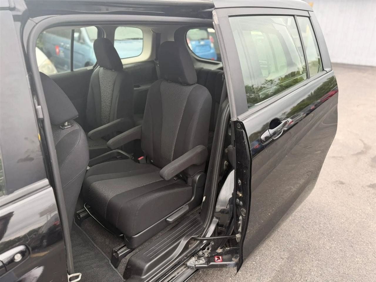 Used 2012 MAZDA MAZDA5 Sport FWD image 28
