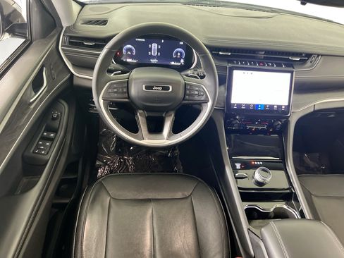 Used 2023 Jeep Grand Cherokee Limited AWD/4WD image 21