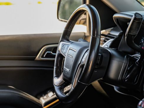 Used 2018 GMC Yukon Denali RWD image 16