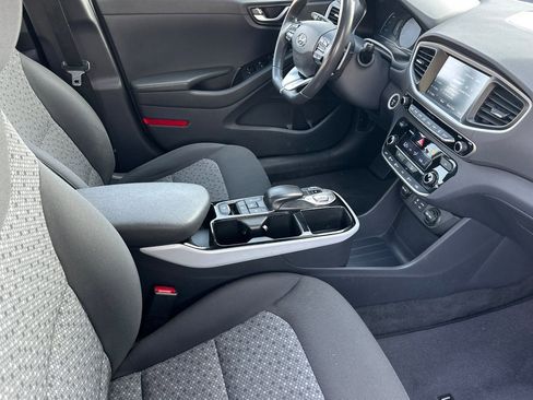 Used 2019 Hyundai Ioniq Electric FWD image 15