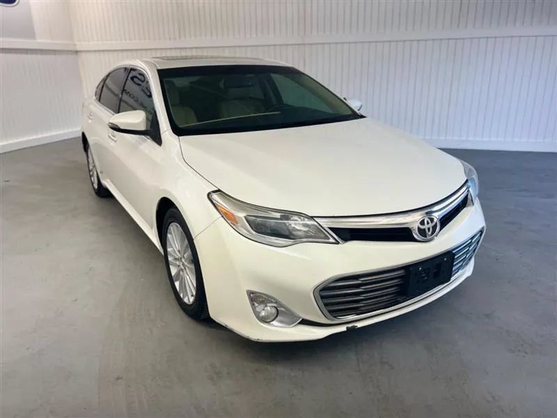 Used 2013 Toyota Avalon XLE Touring FWD image 3
