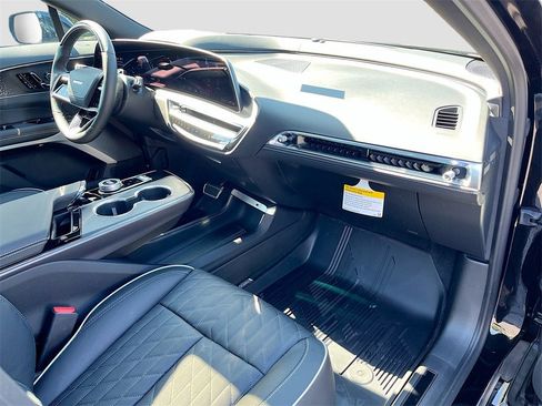 New 2026 Cadillac Lyriq V w/ LPO, Floor Liner Package image 30