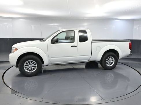 Used 2014 Nissan Frontier SV AWD/4WD image 9