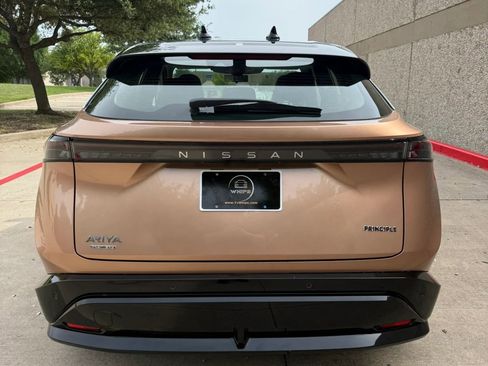 Used 2023 Nissan Ariya FWD image 5