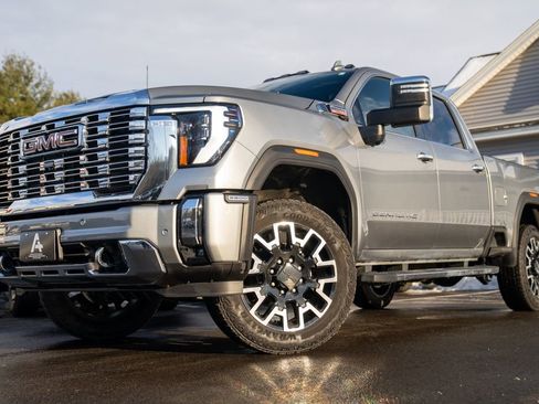 Used 2024 GMC Sierra 2500 Denali w/ Denali Reserve Package image 1