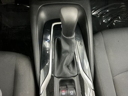 Used 2021 Toyota Corolla LE FWD image 36