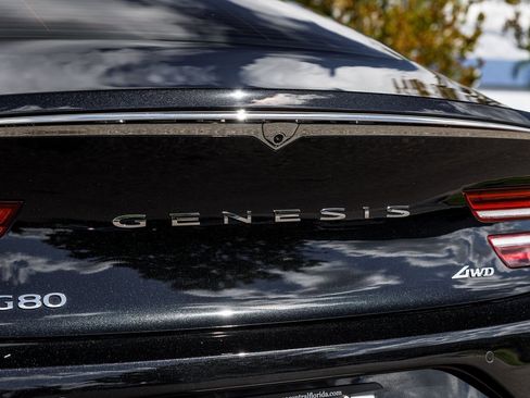 Used 2025 Genesis G80 2.5T Advanced image 9