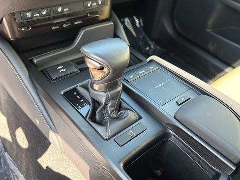 Certified 2021 Lexus ES 350 w/ Premium Package FWD image 27