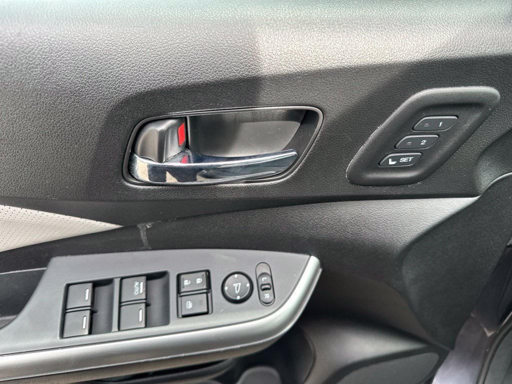 Used 2015 Honda CR-V Touring image 8