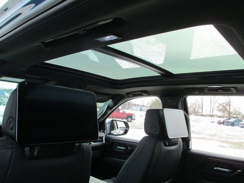 New 2026 GMC Yukon Denali w/ Denali Reserve Package image 16