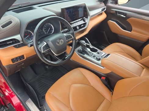 Used 2022 Toyota Highlander Platinum image 28