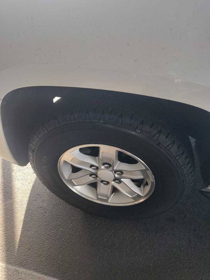 Used 2011 GMC Yukon SLT RWD image 12
