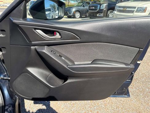 Used 2014 MAZDA MAZDA3 i SV image 17