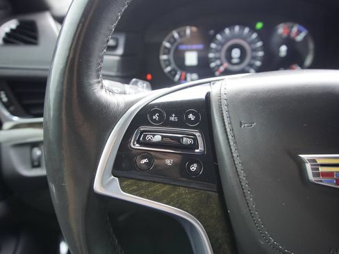 Used 2018 Cadillac Escalade Platinum AWD/4WD image 16