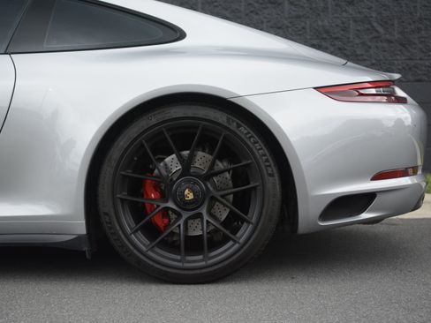 Used 2018 Porsche 911 Carrera GTS RWD image 34