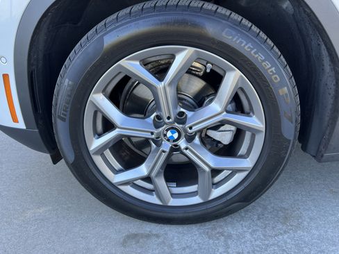 Used 2024 BMW X4 xDrive30i w/ Premium Package image 13
