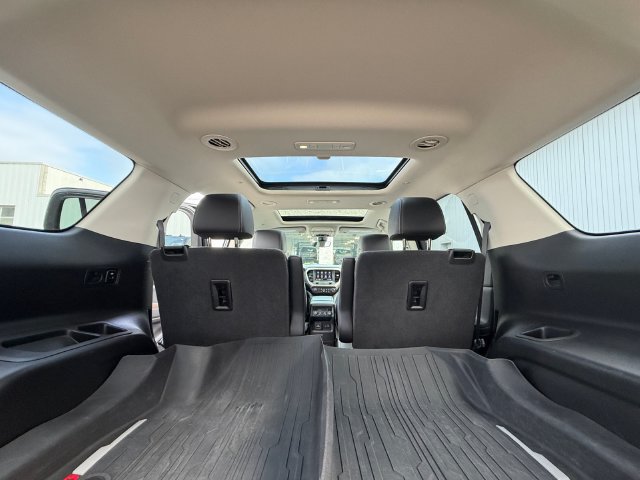 Used 2020 GMC Acadia Denali w/ Technology Package AWD/4WD image 20