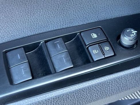 Used 2025 Toyota Camry SE FWD image 12