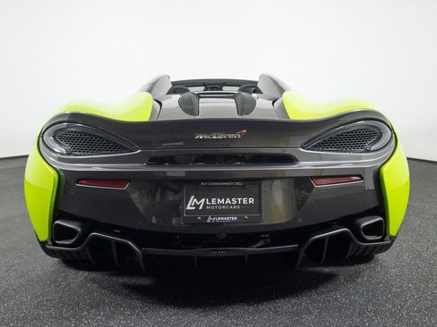 Used 2018 McLaren 570S Spider RWD image 18