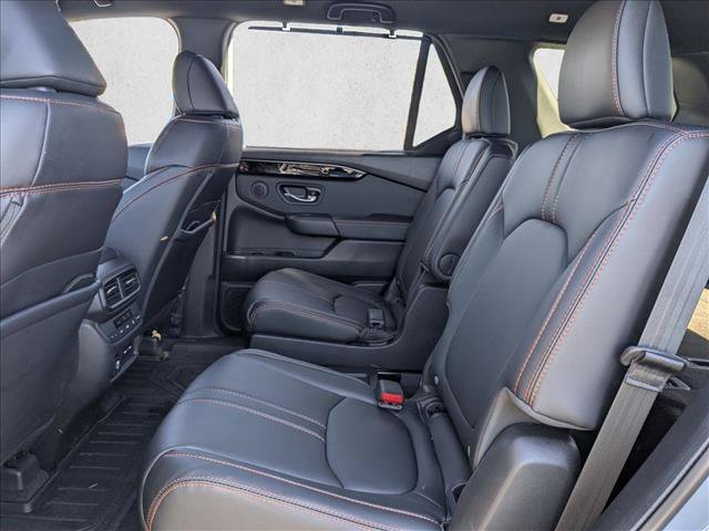 Used 2025 Honda Pilot TrailSport image 15