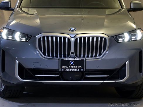 Used 2025 BMW X5 xDrive50e w/ Premium Package AWD/4WD image 6