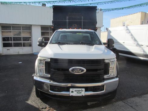 Used 2017 Ford F550 4x4 Regular Cab Super Duty image 2