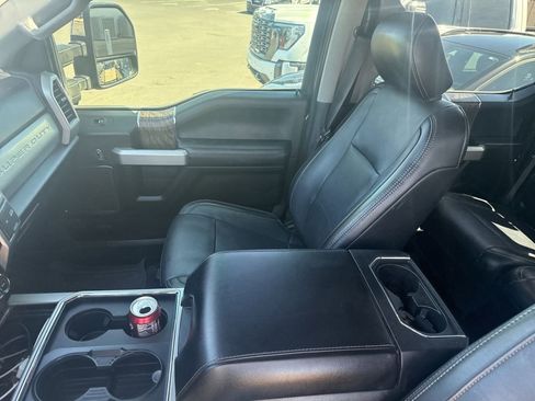 Used 2019 Ford F250 Lariat w/ Lariat Ultimate Package AWD/4WD image 25