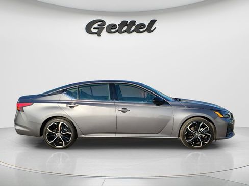 Used 2024 Nissan Altima 2.5 SR image 3