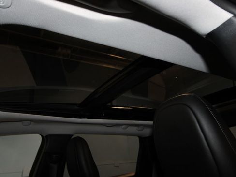 Used 2022 Jeep Cherokee Limited AWD/4WD image 19