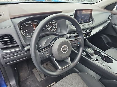Used 2023 Nissan Rogue SV image 11