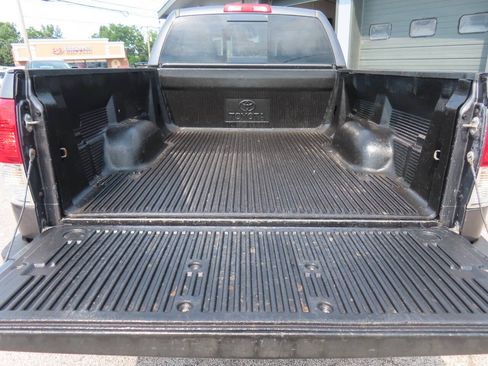 Used 2011 Toyota Tundra 4x4 Double Cab w/ Tow Pkg image 14