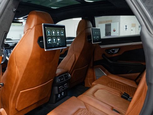 Used 2019 Lamborghini Urus image 20