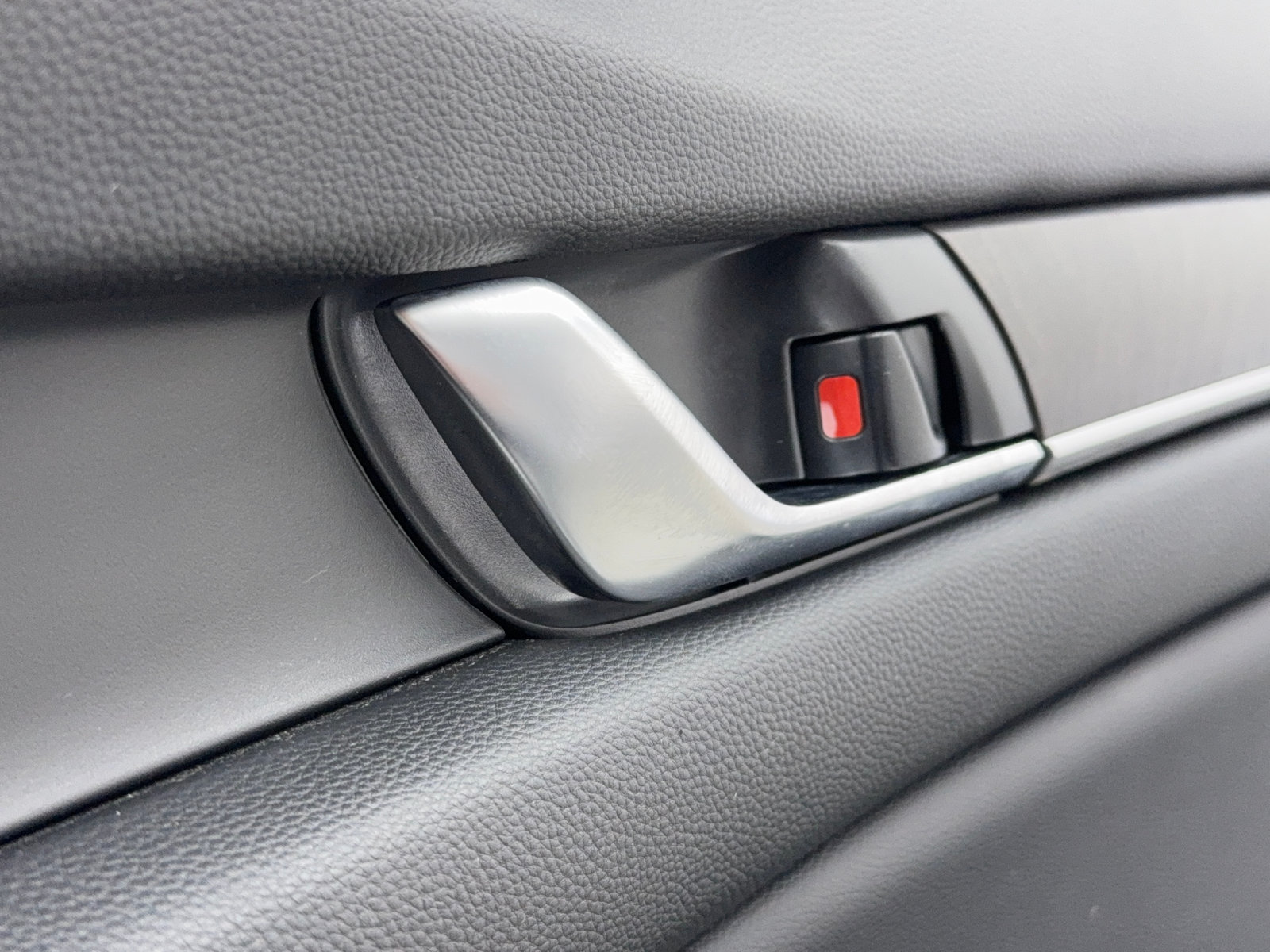 Used 2018 Honda Accord EX-L image 46