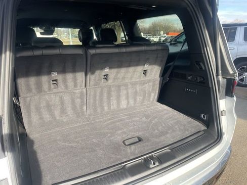 Used 2023 Jeep Wagoneer Series III w/ Rear Seat Video Group 1 image 4