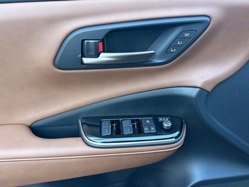 New 2025 Toyota Crown Signia image 11