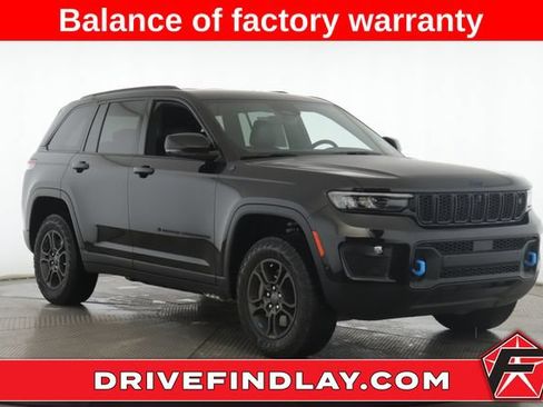 Used 2025 Jeep Grand Cherokee Trailhawk w/ Advanced Protech Group II AWD/4WD image 1