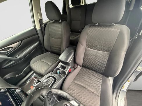 Used 2020 Nissan Rogue SV AWD/4WD image 13
