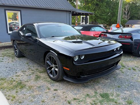 Used 2016 Dodge Challenger R/T Scat Pack w/ Leather Interior Group image 1