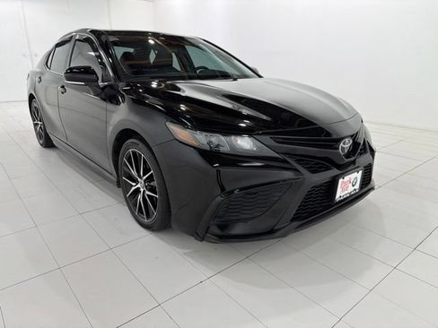Used 2022 Toyota Camry SE w/ Cold Weather Package AWD/4WD image 7