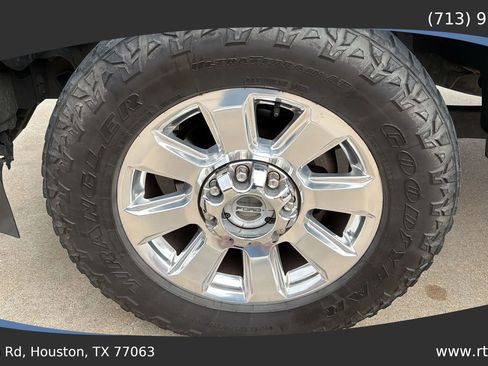 Used 2021 Ford F250 Platinum w/ FX4 Off-Road Package AWD/4WD image 14