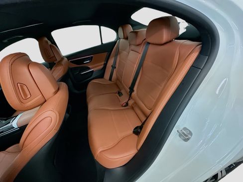 Used 2025 Mercedes-Benz C 300 4MATIC Sedan image 29