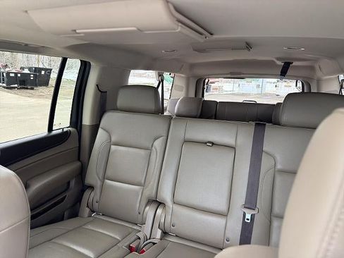 Used 2019 GMC Yukon XL SLT w/ Open Road Package AWD/4WD image 40