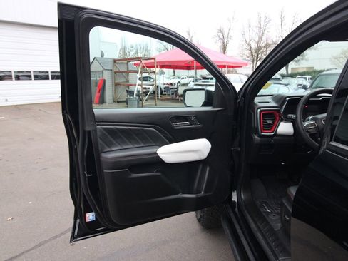 Used 2024 GMC Canyon AT4X AWD/4WD image 9